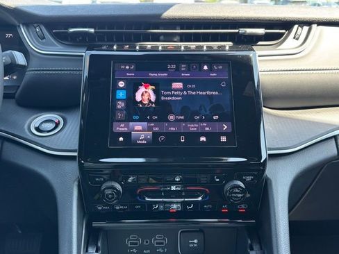 New 2026 Jeep Grand Cherokee L Laredo RWD image 20