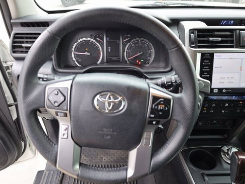 Used 2021 Toyota 4Runner Limited AWD/4WD image 13