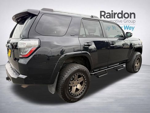 Used 2020 Toyota 4Runner SR5 Premium w/ Moonroof Package AWD/4WD image 8
