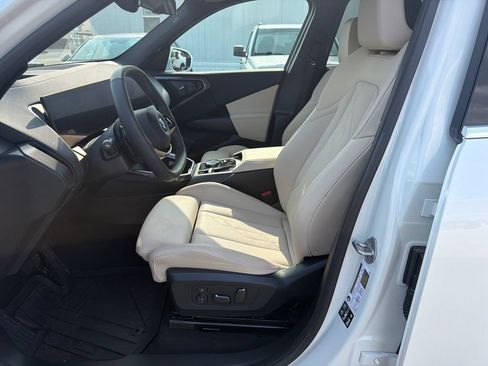 Used 2025 BMW X3 xDrive30i w/ Premium Package AWD/4WD image 9