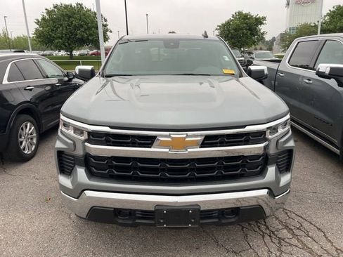 Used 2024 Chevrolet Silverado 1500 LT AWD/4WD image 2