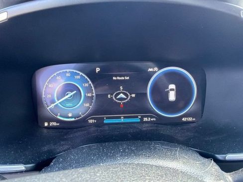 Used 2023 Hyundai Santa Fe SEL w/ Premium Package FWD image 11
