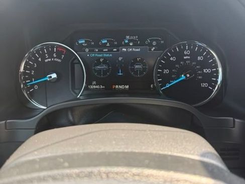Used 2018 Ford Expedition XLT w/ Equipment Group 202A AWD/4WD image 21