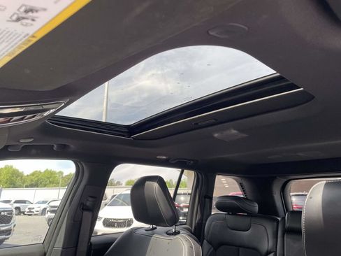 Used 2023 Jeep Grand Cherokee Altitude AWD/4WD image 27