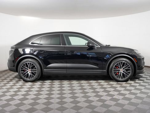 Used 2025 Porsche Macan 4S Electric AWD/4WD image 8