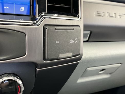 Used 2022 Ford F350 Limited image 26
