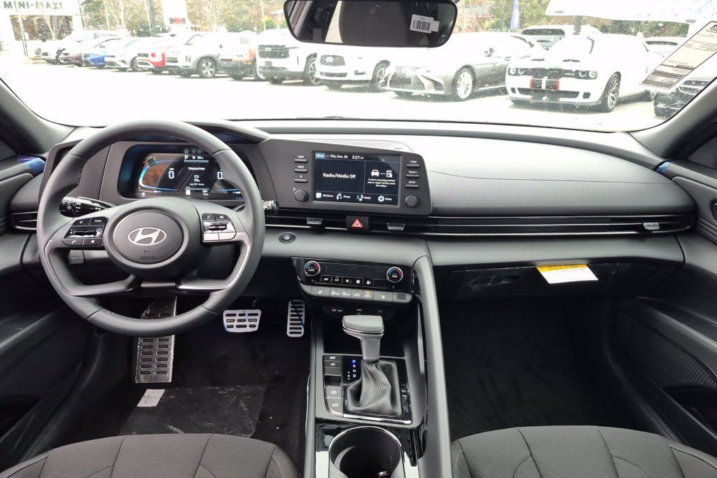 New 2026 Hyundai Elantra SEL Sport FWD image 20