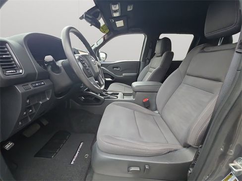 Used 2023 Nissan Frontier SV w/ Midnight Edition Package image 10