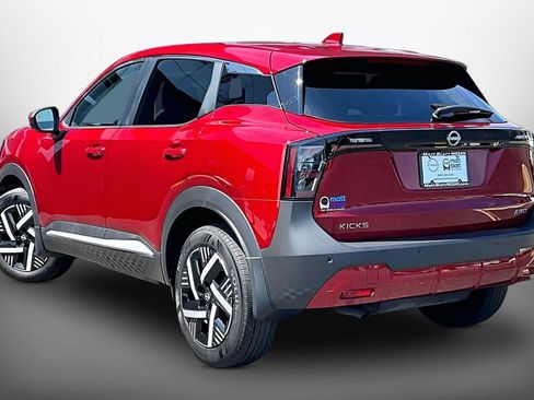 Certified 2025 Nissan Kicks SV AWD/4WD image 11