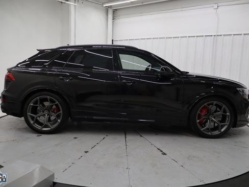 Used 2025 Audi RS Q8 performance image 2