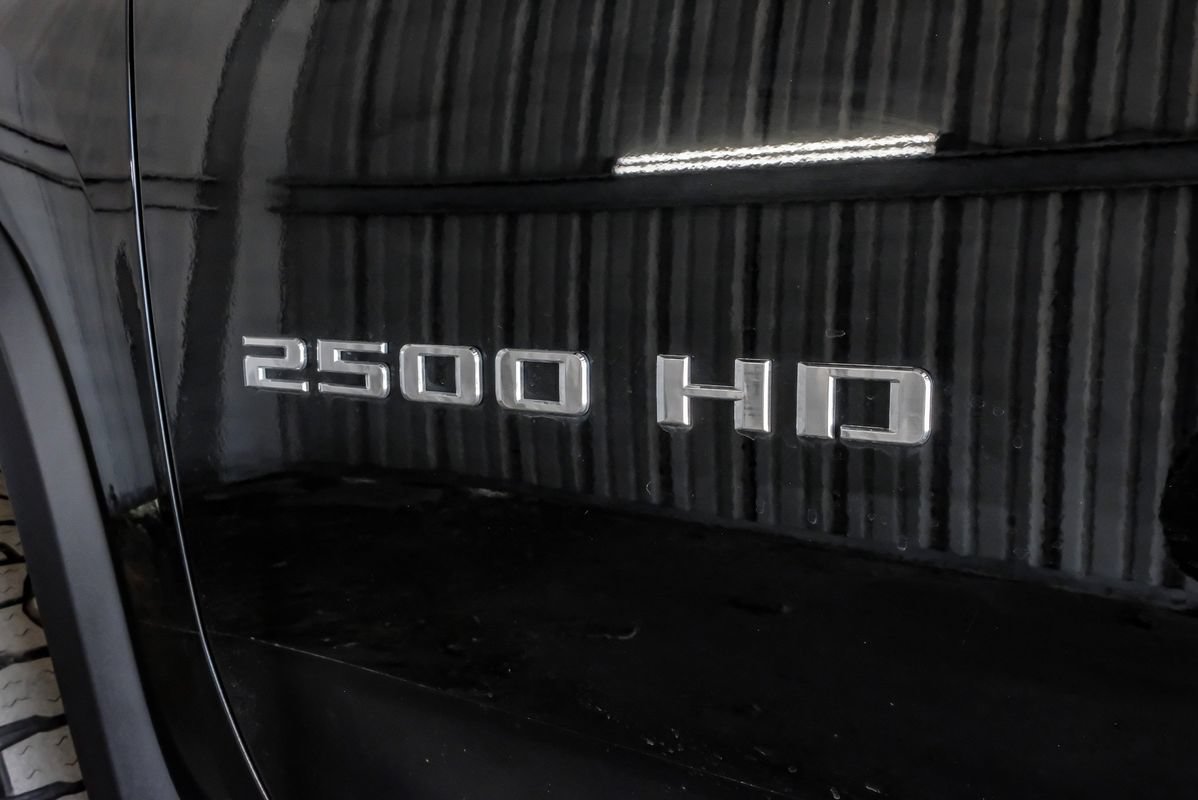 Used 2025 Chevrolet Silverado 2500 ZR2 w/ Technology Package AWD/4WD image 57