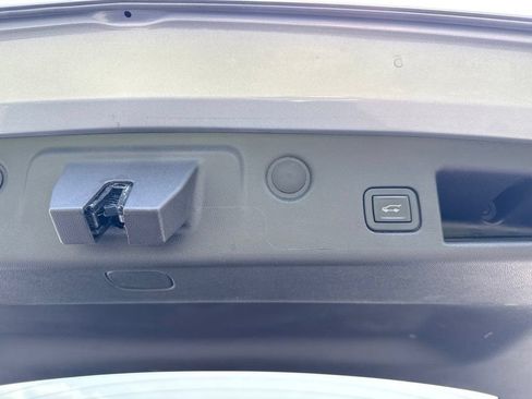 Used 2024 Chevrolet Equinox LT AWD/4WD image 19