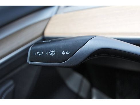 Used 2023 Tesla Model 3 Standard Range RWD image 11
