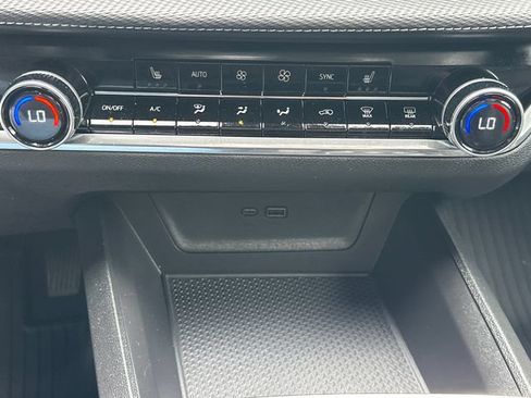 Used 2025 Chevrolet Equinox LT w/ Convenience Package II AWD/4WD image 34
