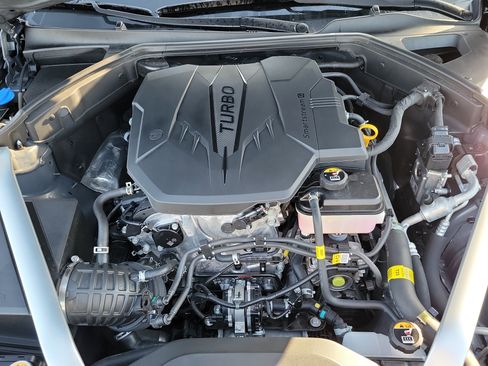 Certified 2025 Genesis G70 2.5T image 24