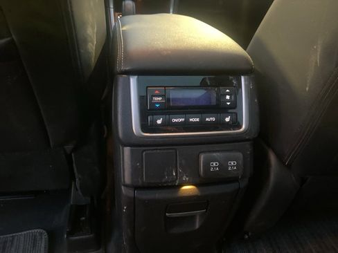 Used 2022 Subaru Ascent Limited w/ Technology Package image 10