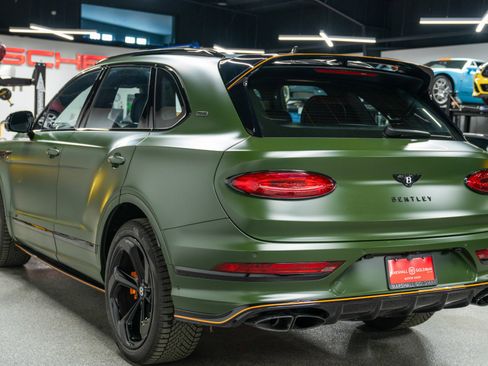 Used 2025 Bentley Bentayga image 6
