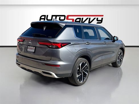 Used 2024 Mitsubishi Outlander SE image 7