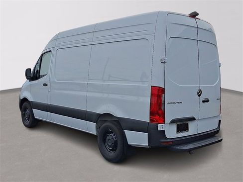 Used 2025 Mercedes-Benz Sprinter 2500 image 6