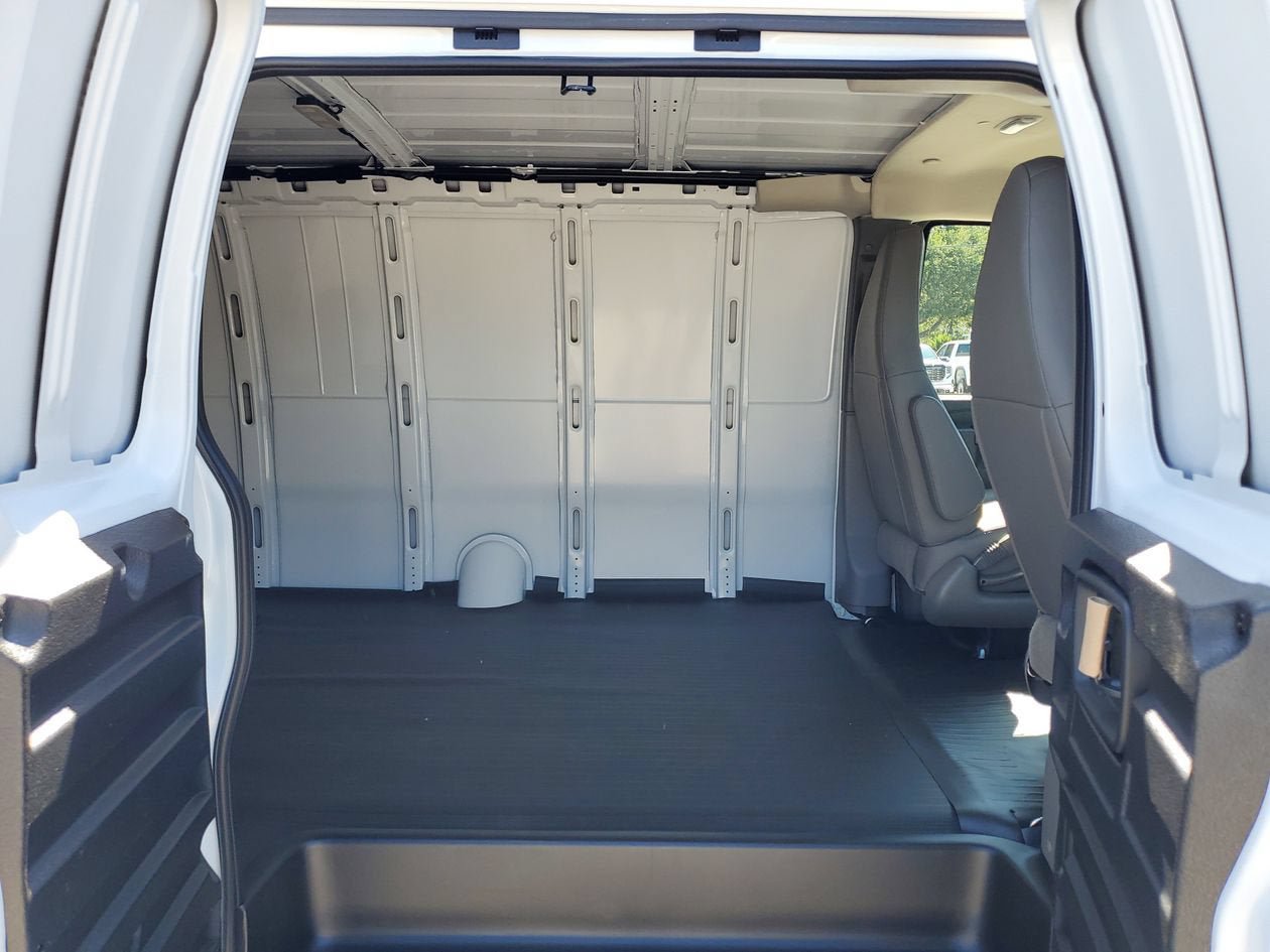 New 2026 GMC Savana 2500 Extended RWD image 10