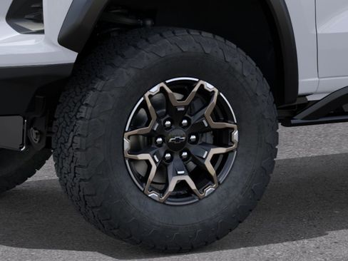 New 2026 Chevrolet Colorado ZR2 w/ Technology Package AWD/4WD image 10
