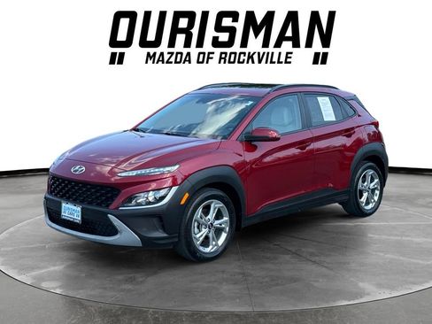 Used 2023 Hyundai Kona SEL w/ Convenience Package FWD image 2