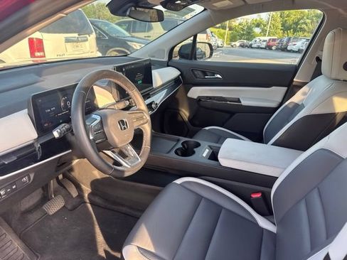 Used 2025 Honda Prologue Touring image 13