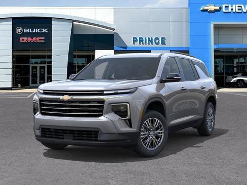 New 2027 Chevrolet Traverse LT w/ Driver Confidence Package FWD image 30