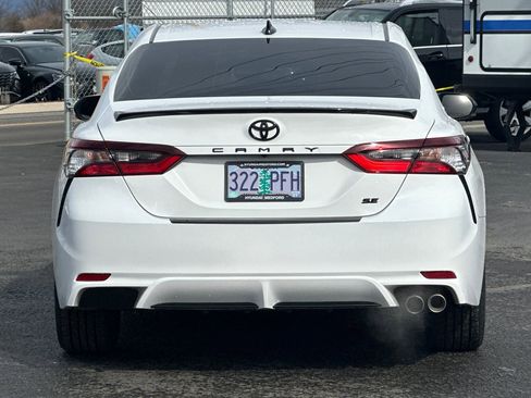 Used 2023 Toyota Camry SE image 5