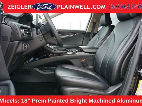 Used 2022 Lincoln Nautilus AWD w/ Premium Package image 18