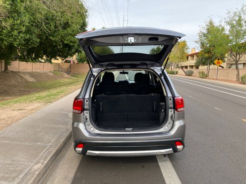 Used 2017 Mitsubishi Outlander ES image 7