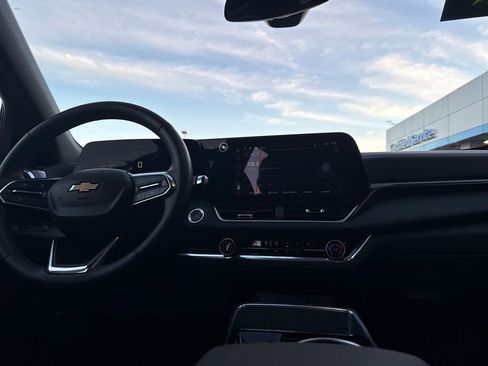 Used 2025 Chevrolet Equinox LT image 15