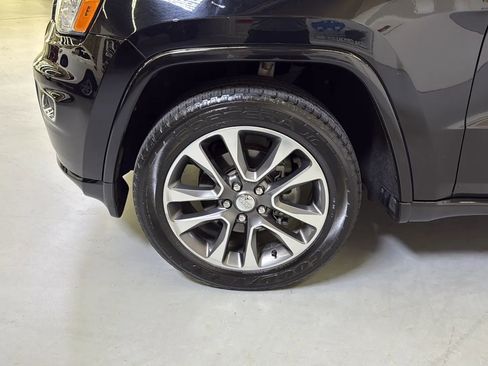Used 2018 Jeep Grand Cherokee Overland w/ Trailer Tow Group IV RWD image 26