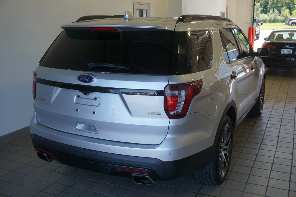 Used 2016 Ford Explorer Sport w/ Equipment Group 401A AWD/4WD image 16