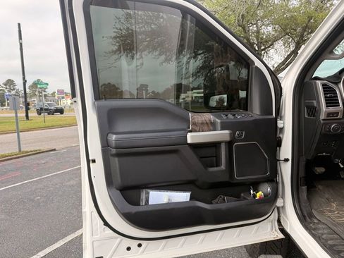 Used 2018 Ford F250 Lariat w/ Lariat Ultimate Package image 12