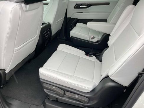 New 2025 Chevrolet Suburban Premier image 19