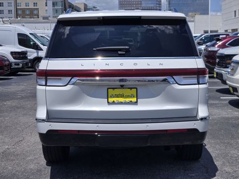 Used 2024 Lincoln Navigator Reserve AWD/4WD image 7