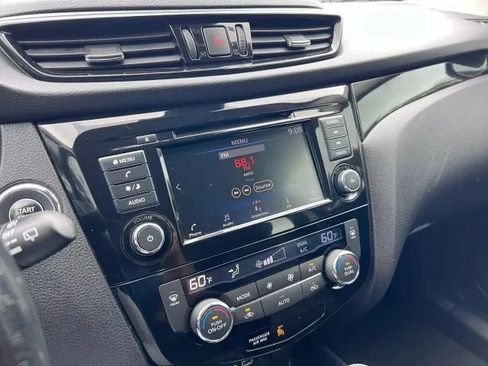 Used 2021 Nissan Rogue Sport SV FWD image 44