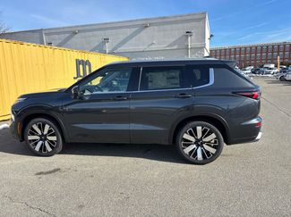 New 2026 Mitsubishi Outlander SEL video 2