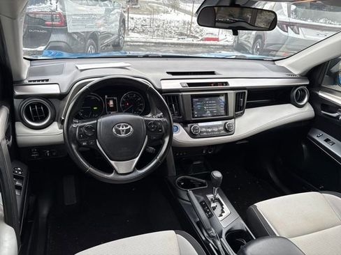 Used 2018 Toyota RAV4 XLE image 11