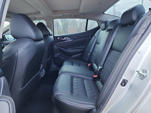 Used 2023 Nissan Maxima Platinum w/ Sport Mat Group image 11