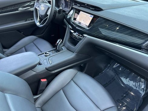Certified 2023 Cadillac XT6 Premium Luxury w/ Technology Package image 17