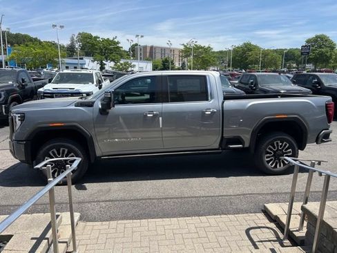 New 2026 GMC Sierra 3500 Denali Ultimate w/ LPO, Black Badging Package AWD/4WD image 6