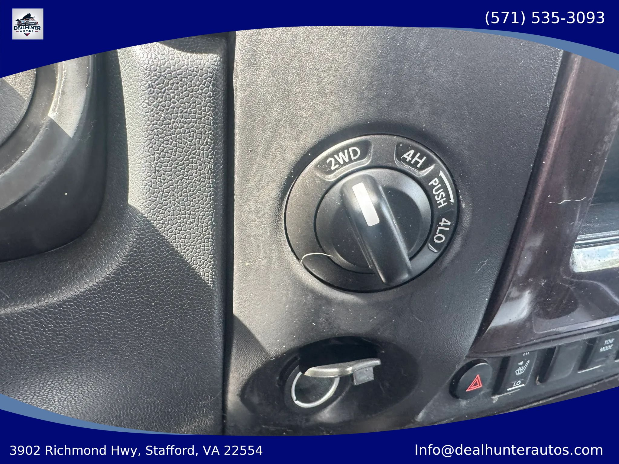 Used 2014 Nissan Titan SL w/ SL Moonroof Package AWD/4WD image 27