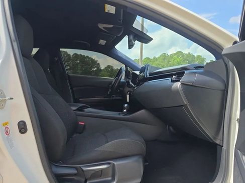Used 2018 Toyota C-HR XLE FWD image 37
