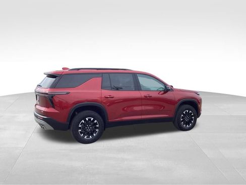 Used 2025 Chevrolet Traverse Z71 w/ Driver Confidence Package AWD/4WD image 7