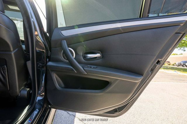 Used 2010 BMW M5 RWD image 36