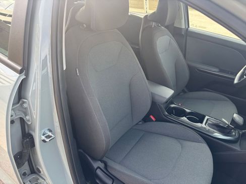 Used 2025 Kia K4 LXS image 35