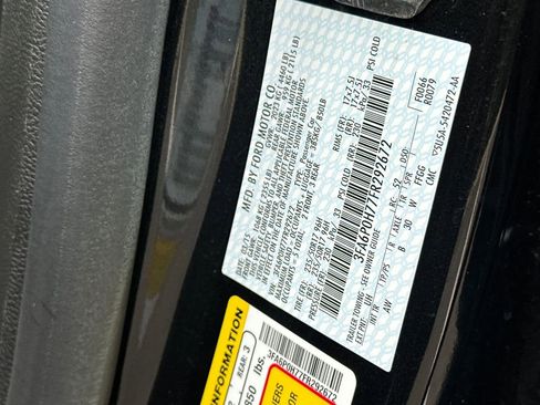 Used 2015 Ford Fusion SE image 30