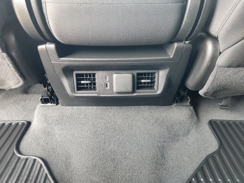 Certified 2025 Chevrolet Silverado 1500 LT RWD image 32